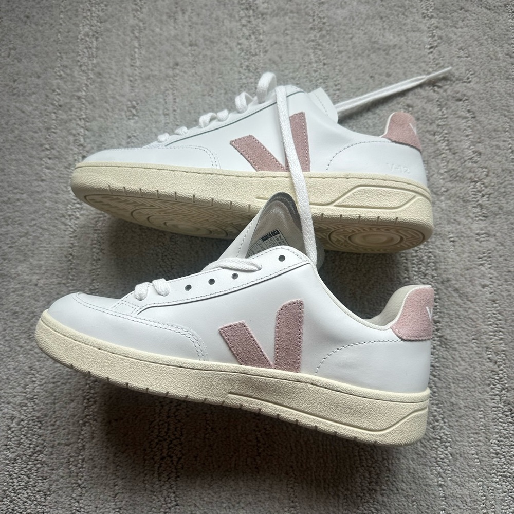 White Veja V12 Sneakers. Size 7. NEW